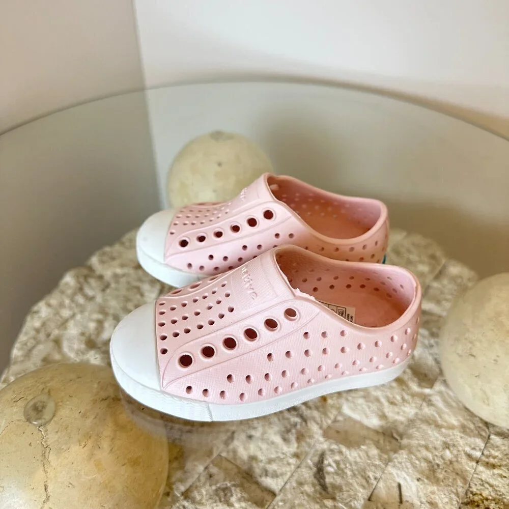 NATIVE Shoes Kids' Jefferson Water Friendly Slip-On Sneaker in Milk Pink